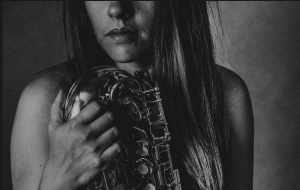 SOFIA ZUMBADO: SAXOFONISTA Y VISIONARIA